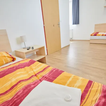 University Hotel 2*