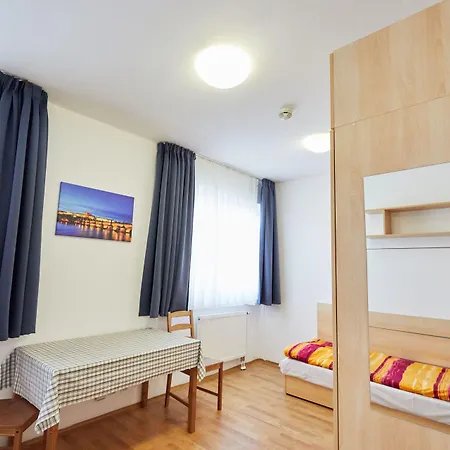 Hotel University Hotel 2*