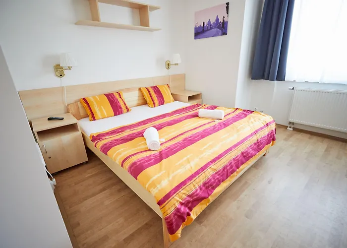 University Hotel 2* פראג