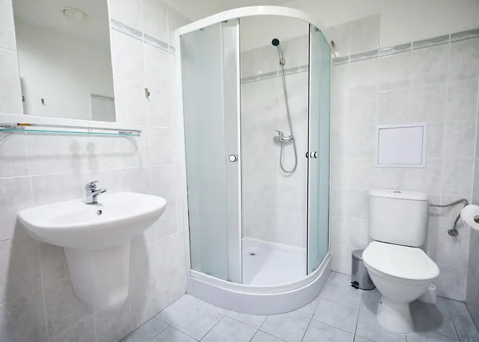 University Hotel מלון 2*
