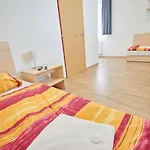 University Hotel 2*