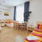 Szálloda University Hotel 2*