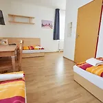 University Hotel Szálloda 2*