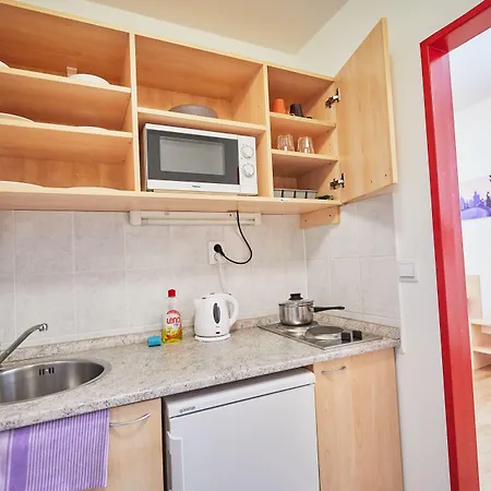 University Hotel מלון 2*