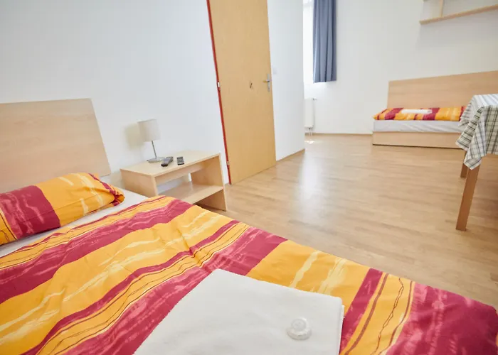 University Hotel 2*