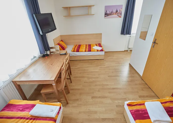 University Hotel 2*